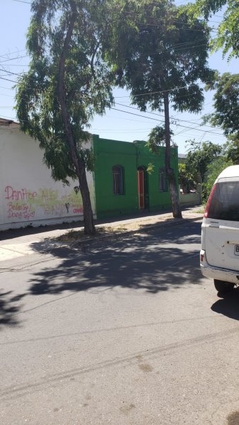 Galp&oacute;n a cuadras de Av. Recoleta